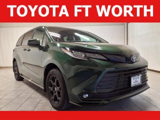2025 Toyota Sienna Woodland Edition