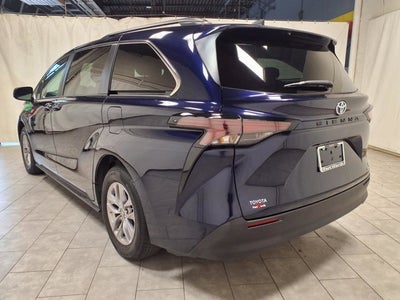 2024 Toyota Sienna LE