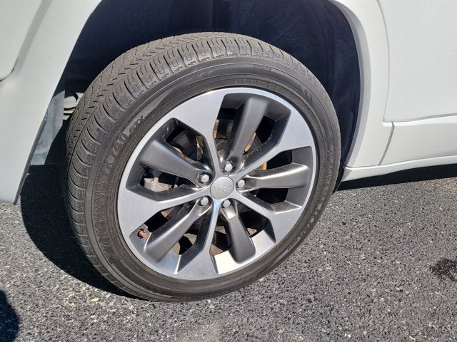 2019 Jeep Cherokee Overland