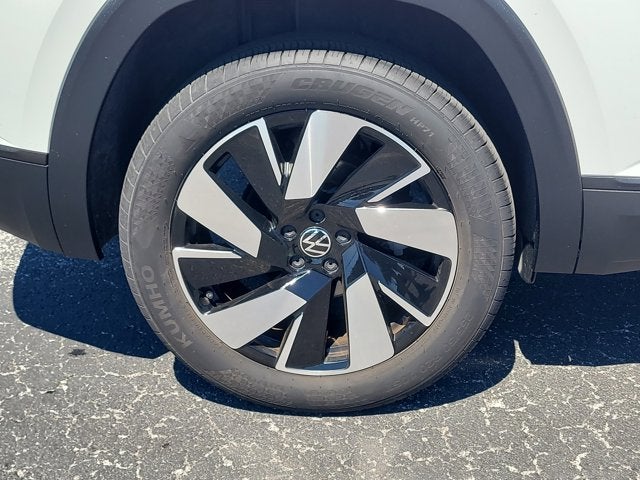 2024 Volkswagen Atlas Cross Sport 2.0T SE with Technology