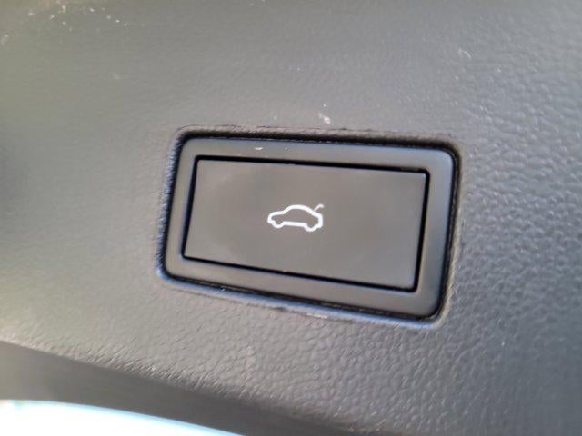 2023 Volkswagen Atlas Cross Sport 3.6L V6 SE with Technology