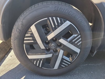 2025 Nissan Kicks MPV SV