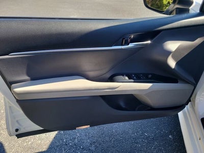 2018 Toyota Camry Hybrid LE