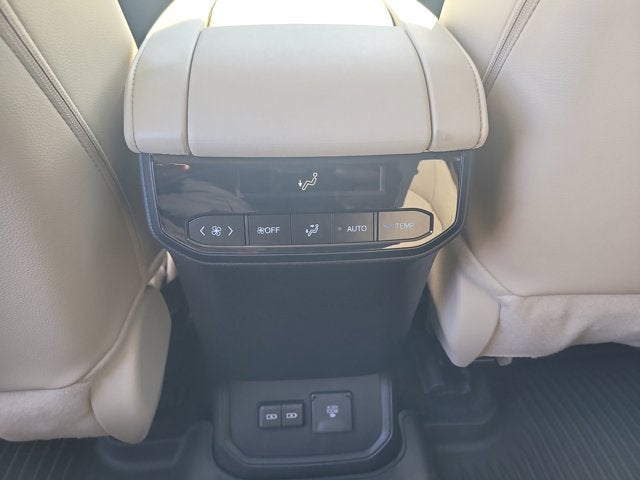 2025 Toyota HIGHLANDER Limited