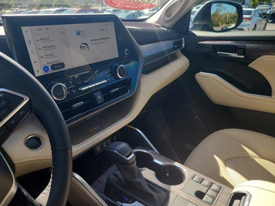 2025 Toyota HIGHLANDER Limited