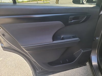 2025 Toyota HIGHLANDER LE