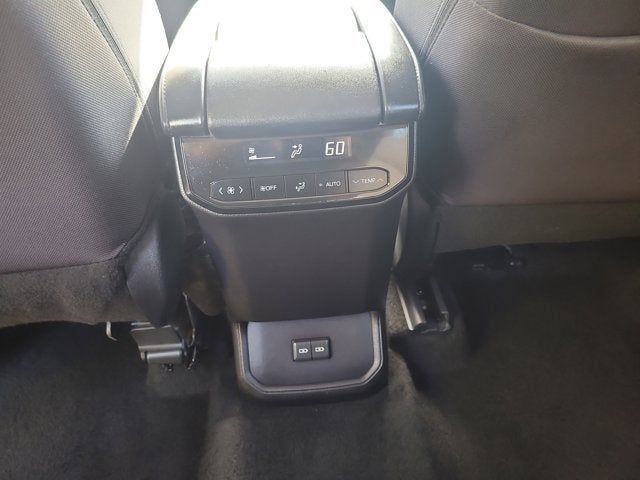 2025 Toyota HIGHLANDER LE