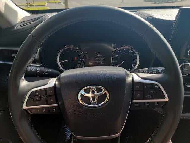 2025 Toyota HIGHLANDER LE