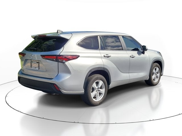 2024 Toyota Highlander LE