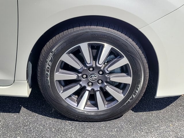 2019 Toyota Sienna XLE Auto Access Seat
