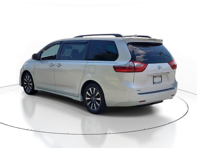 2019 Toyota Sienna XLE Auto Access Seat