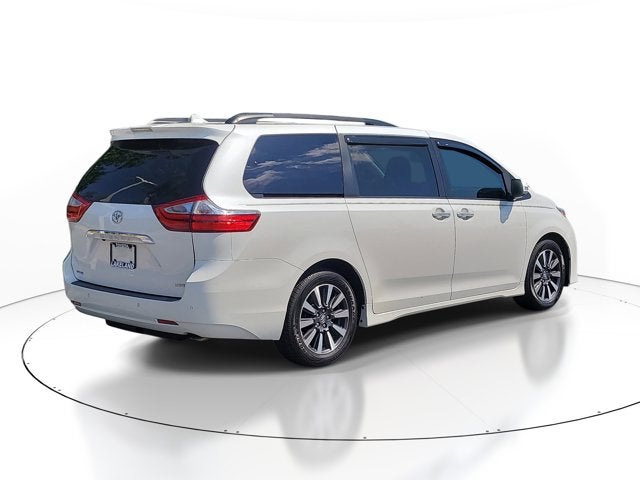 2019 Toyota Sienna XLE Auto Access Seat