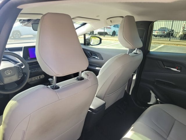 2025 Toyota PRIUS XLE