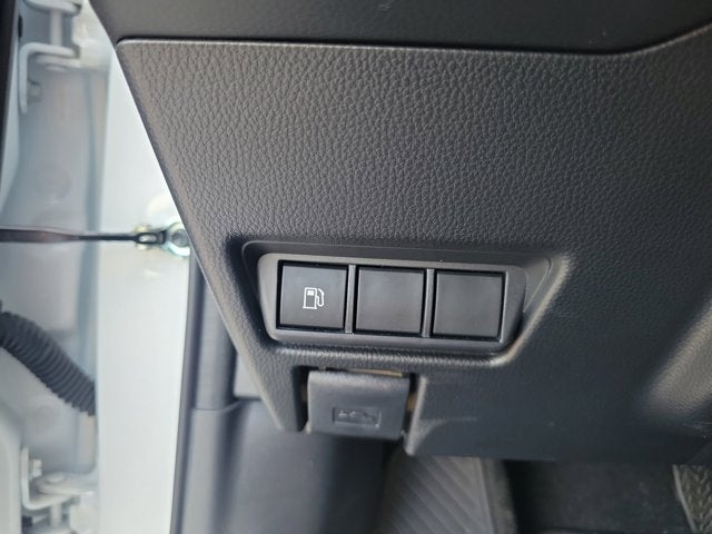 2025 Toyota PRIUS XLE