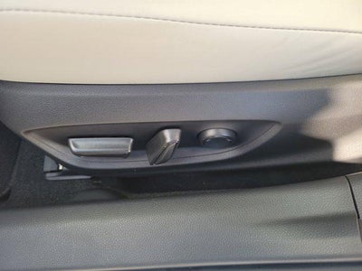 2025 Toyota PRIUS XLE