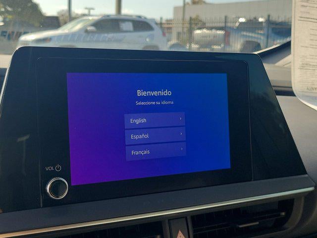 2025 Toyota PRIUS XLE