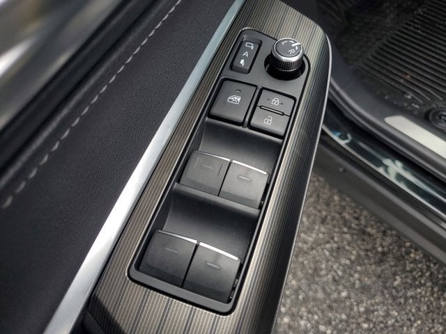 2024 Toyota Venza LE