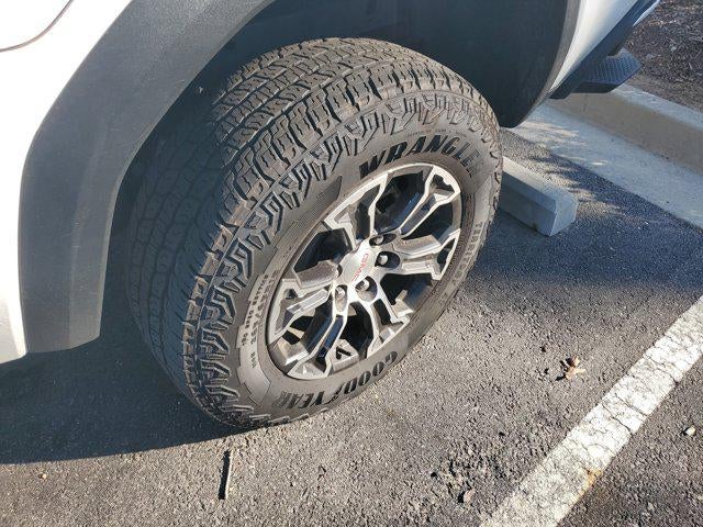 2024 GMC Canyon 4WD AT4