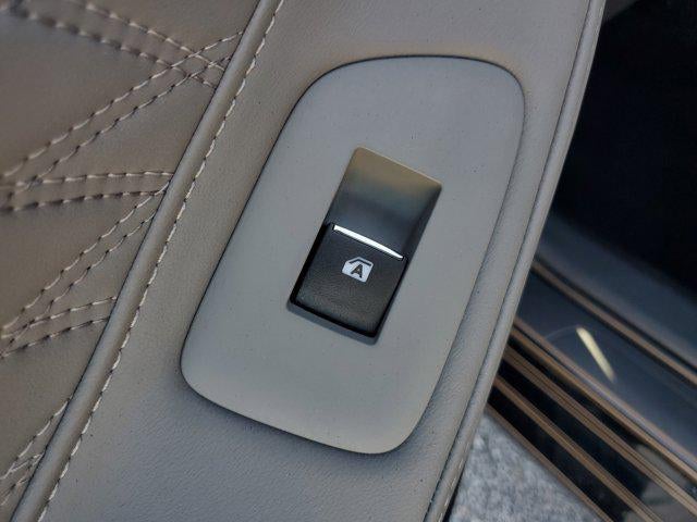 2022 Toyota Avalon Hybrid Limited