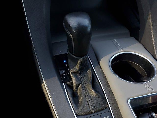 2022 Toyota Avalon Hybrid Limited