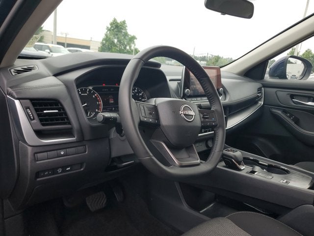 2025 Nissan Rogue SV - Photo 14