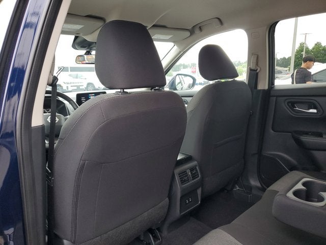2025 Nissan Rogue SV - Photo 9