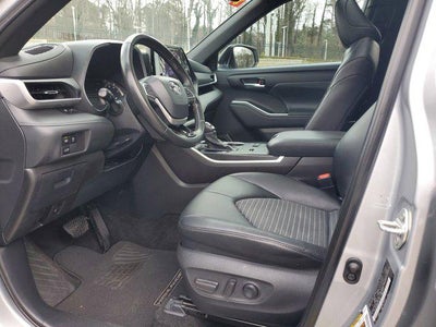 2024 Toyota Highlander LE