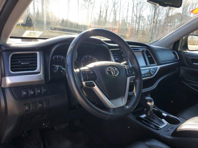 2016 Toyota Highlander Base