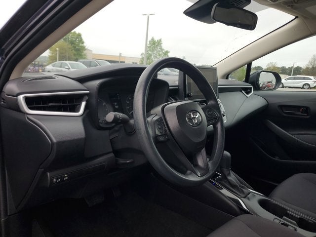 2025 Toyota Corolla LE - Photo 14