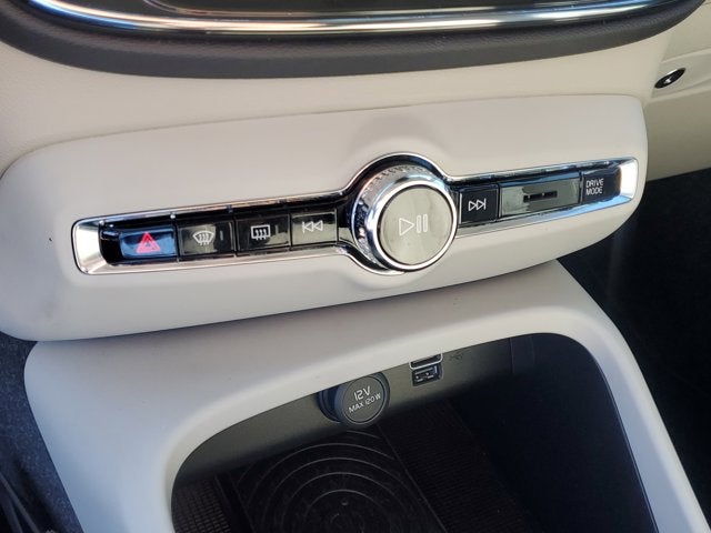 2019 Volvo XC40 Momentum