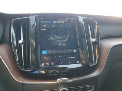 2023 Volvo XC60 Ultimate Bright Theme