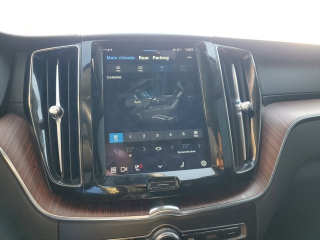 2023 Volvo XC60 Ultimate Bright Theme