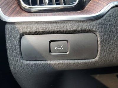 2023 Volvo XC60 Ultimate Bright Theme