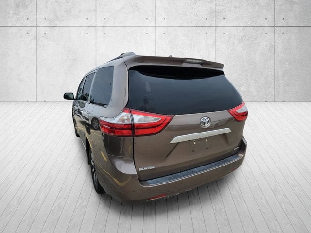 2019 Toyota Sienna XLE Auto Access Seat