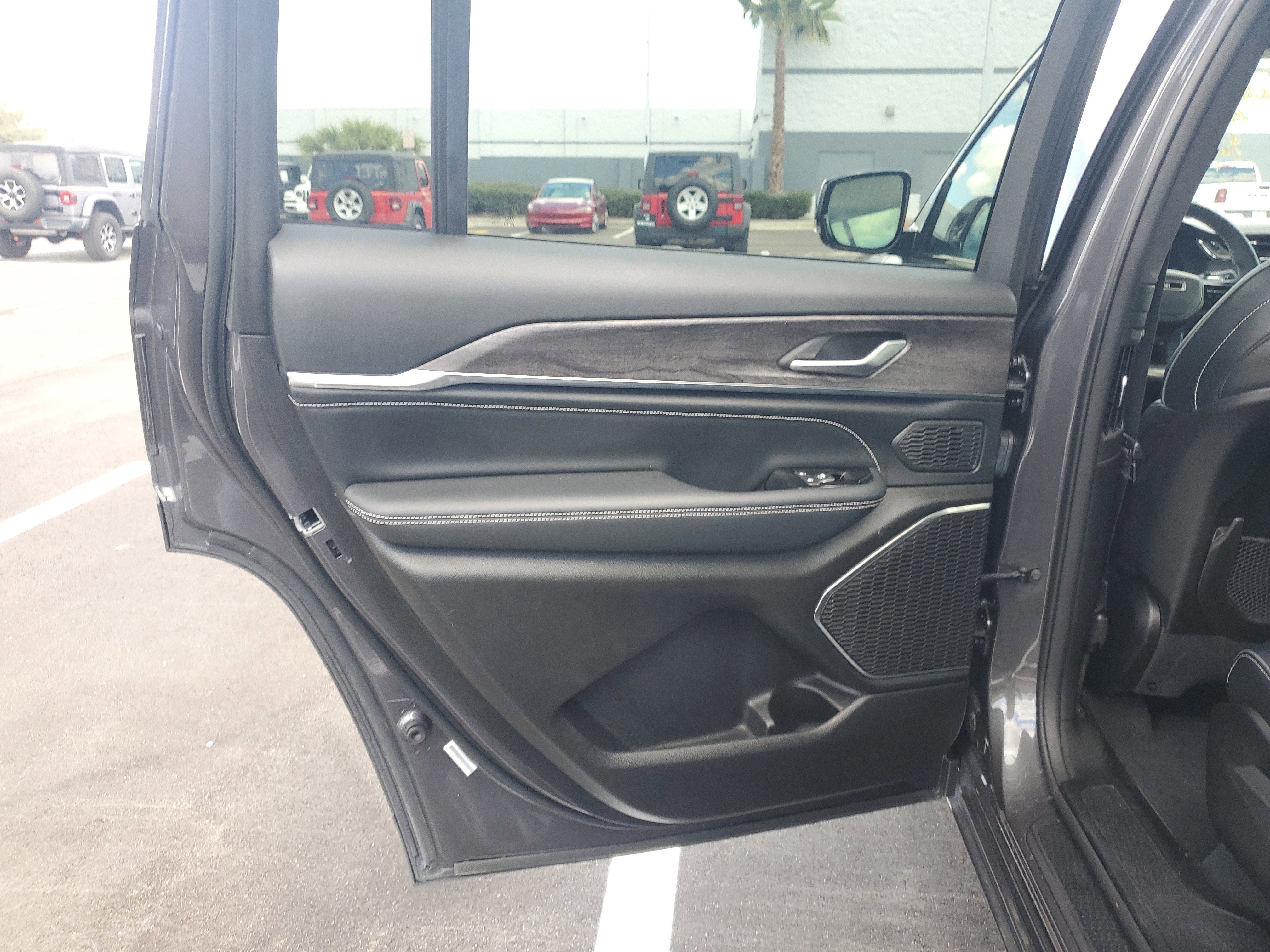 2023 Jeep Grand Cherokee L Overland