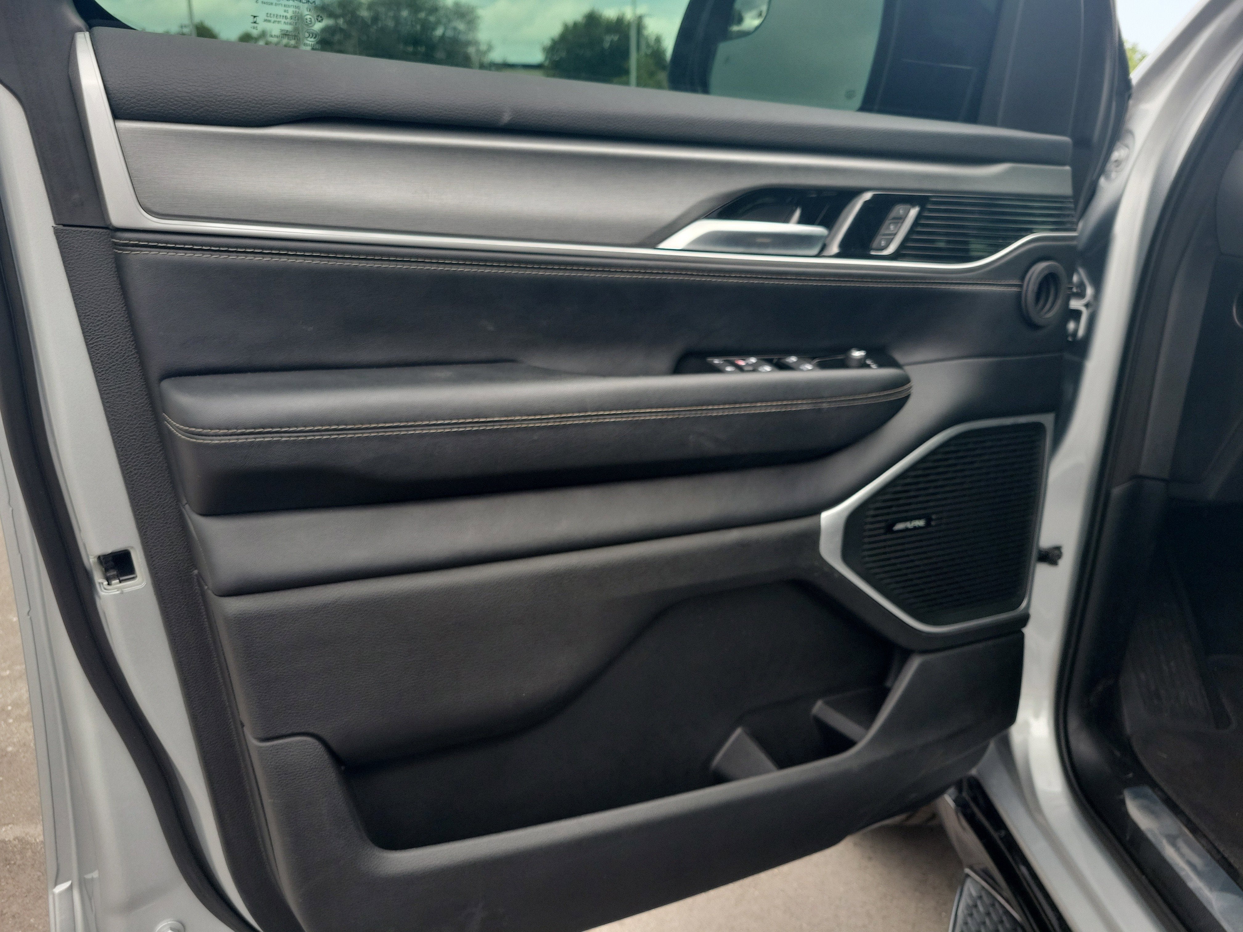 2025 Jeep Wagoneer Series II Carbide