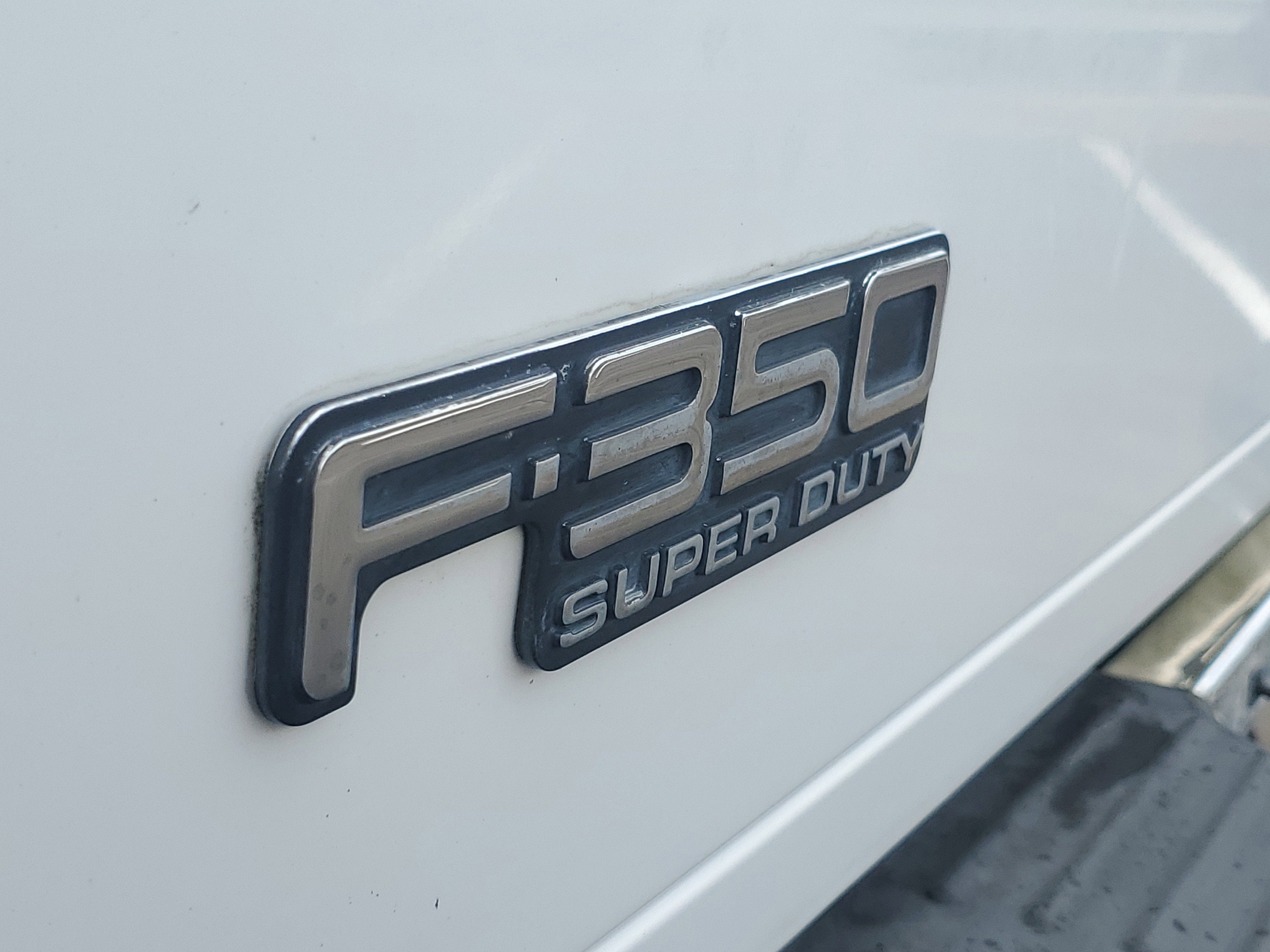 2000 Ford Super Duty F-350 SRW XL