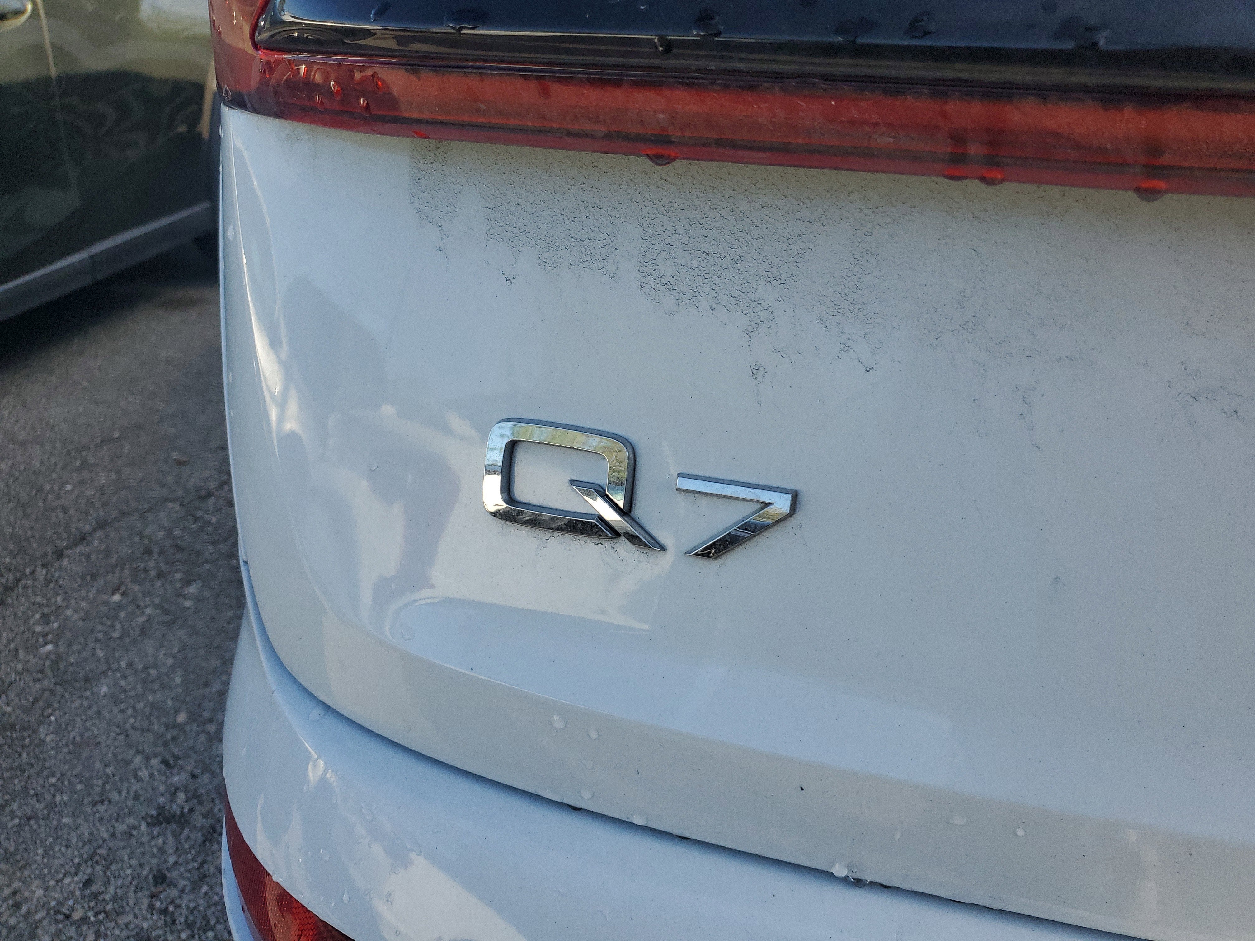 2022 Audi Q7 Premium Plus