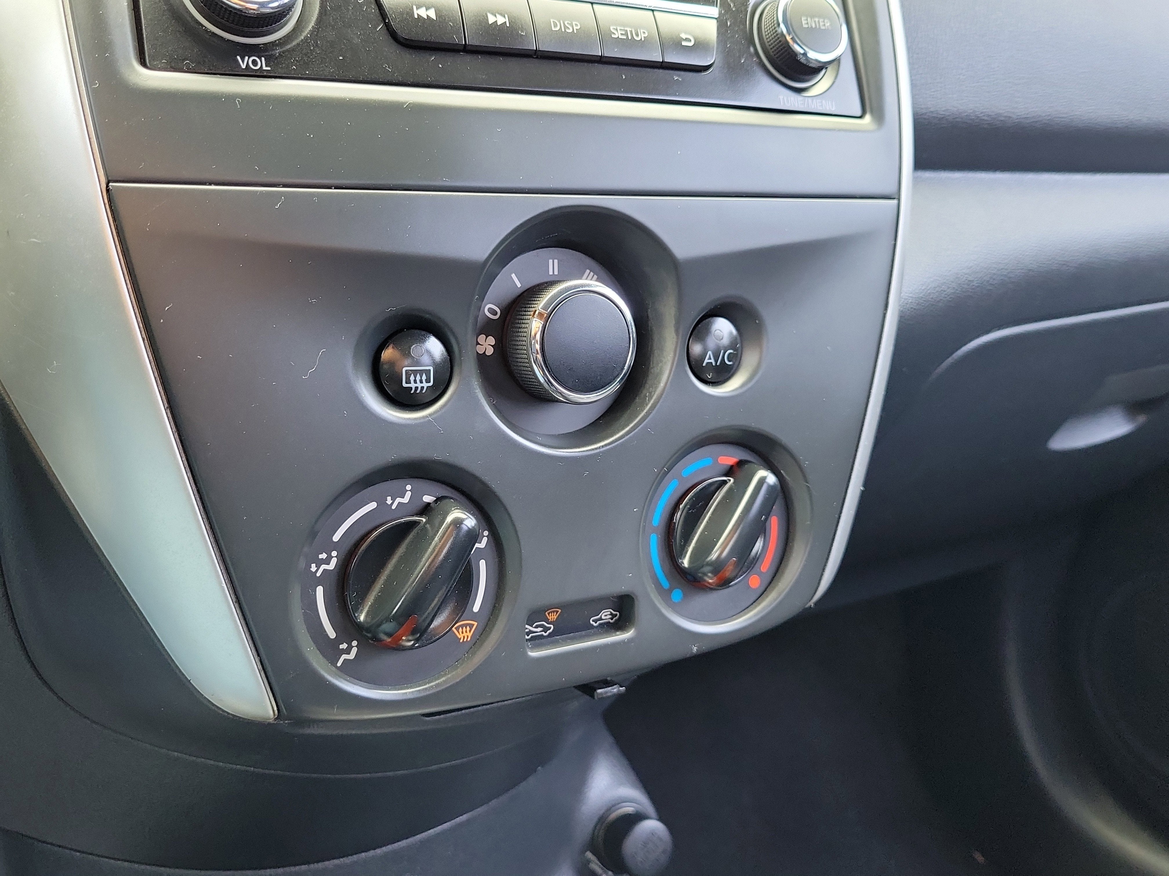 2017 Nissan Versa Sedan SV