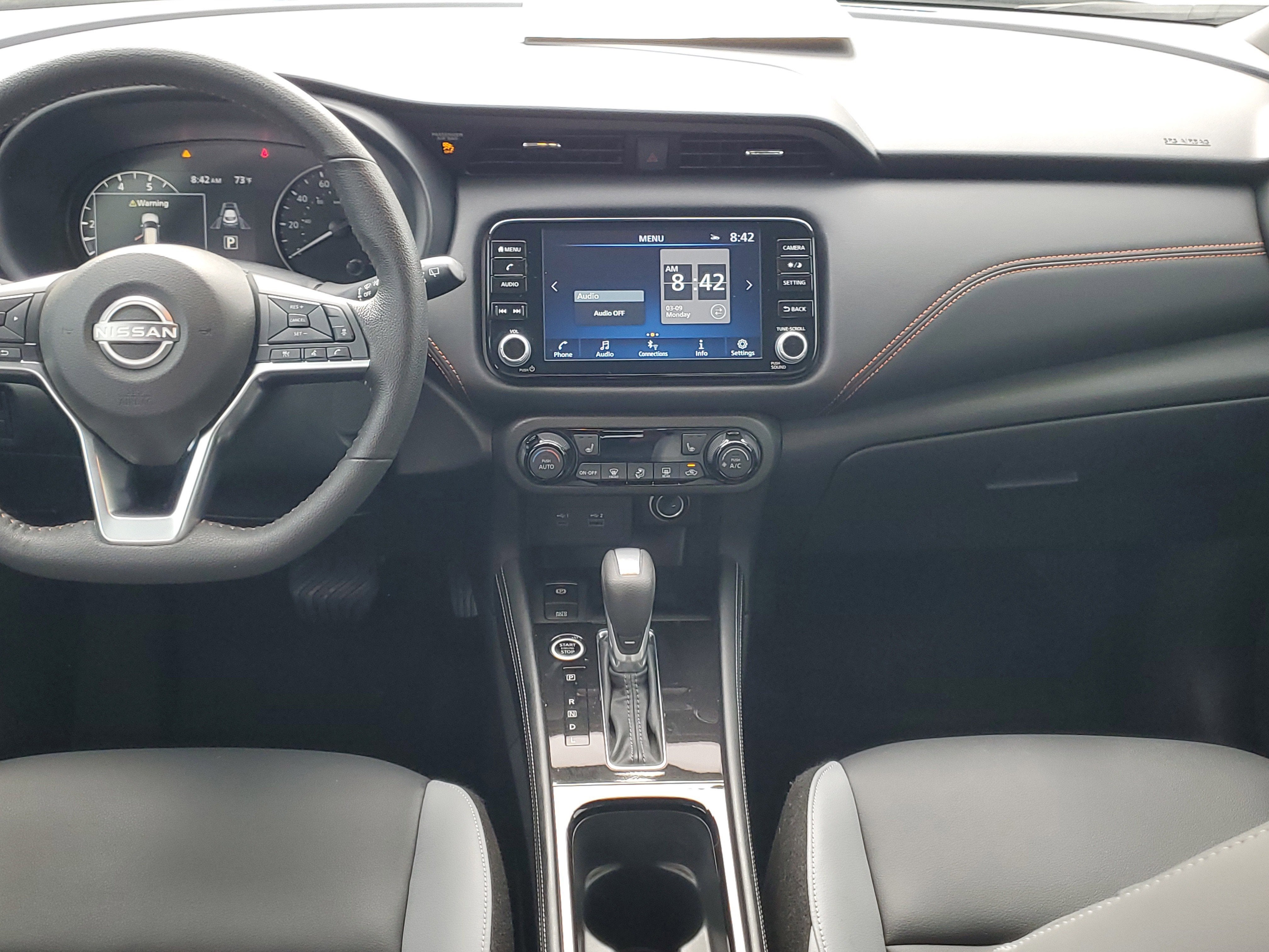 2024 Nissan Kicks SR