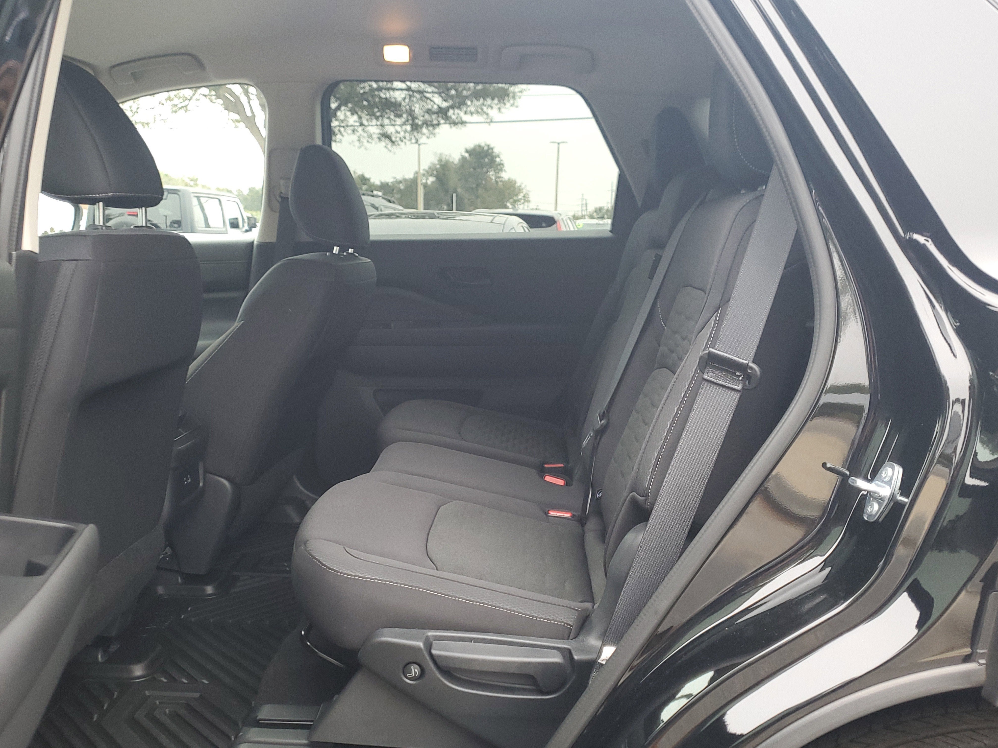 2025 Nissan Pathfinder S