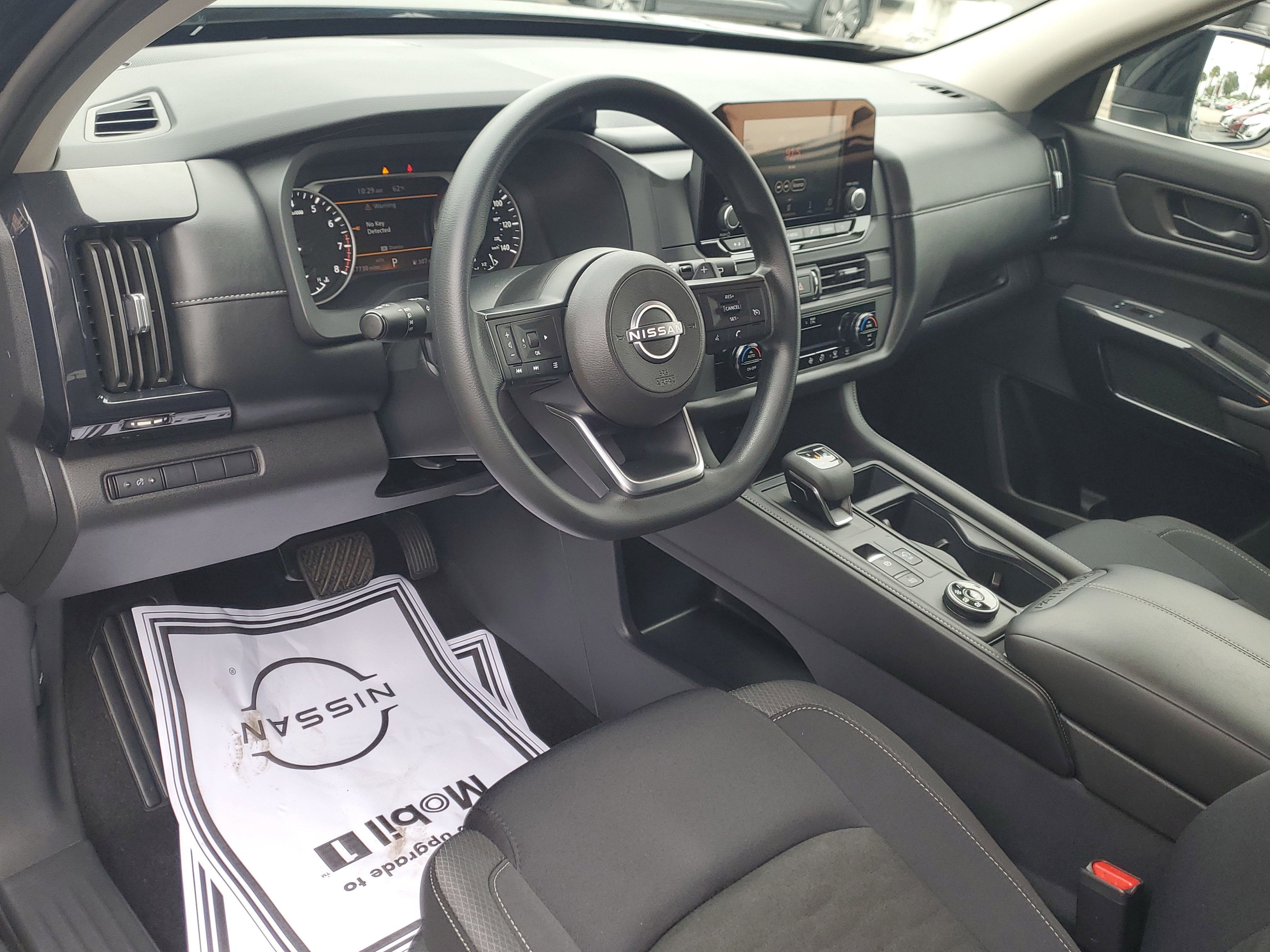 2025 Nissan Pathfinder S