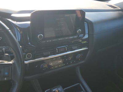 2022 Nissan Pathfinder SV