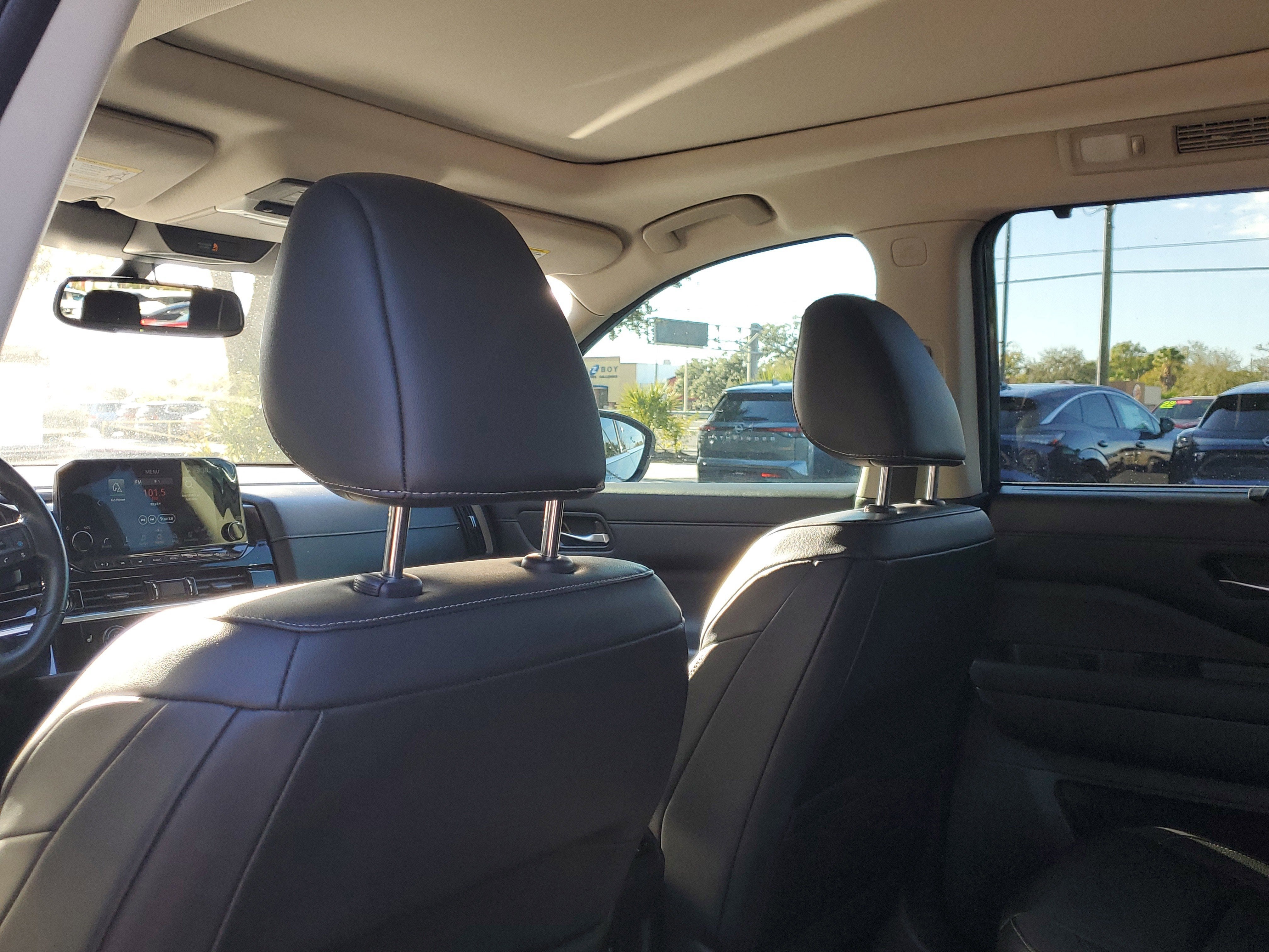 2022 Nissan Pathfinder SL