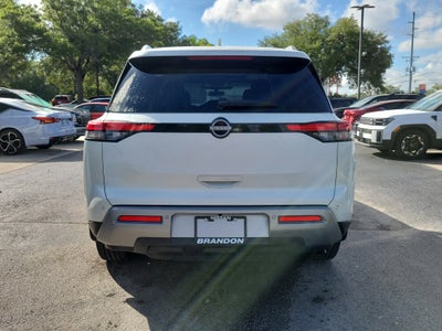 2024 Nissan Pathfinder SL