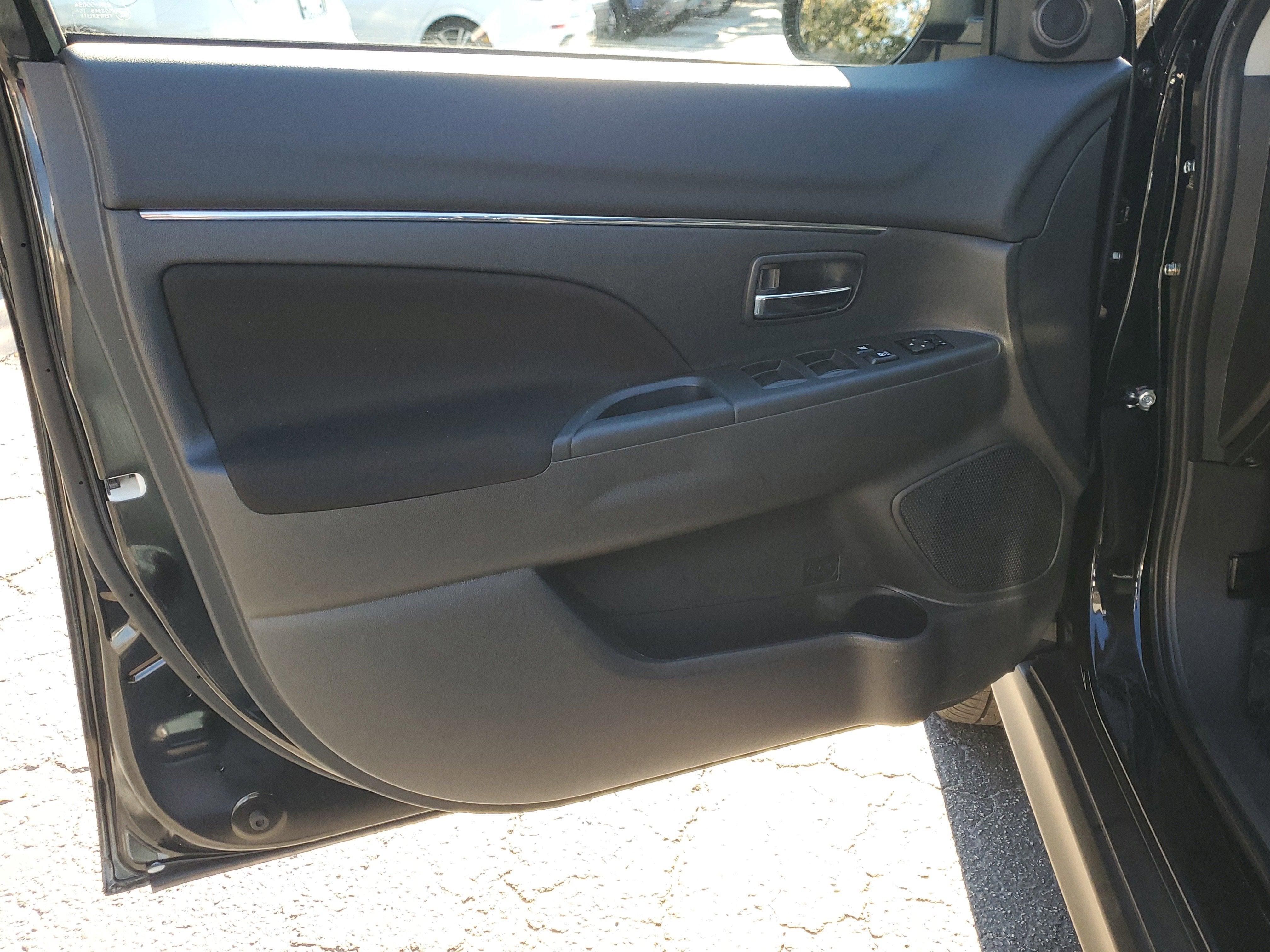 2025 Mitsubishi Outlander Sport ES