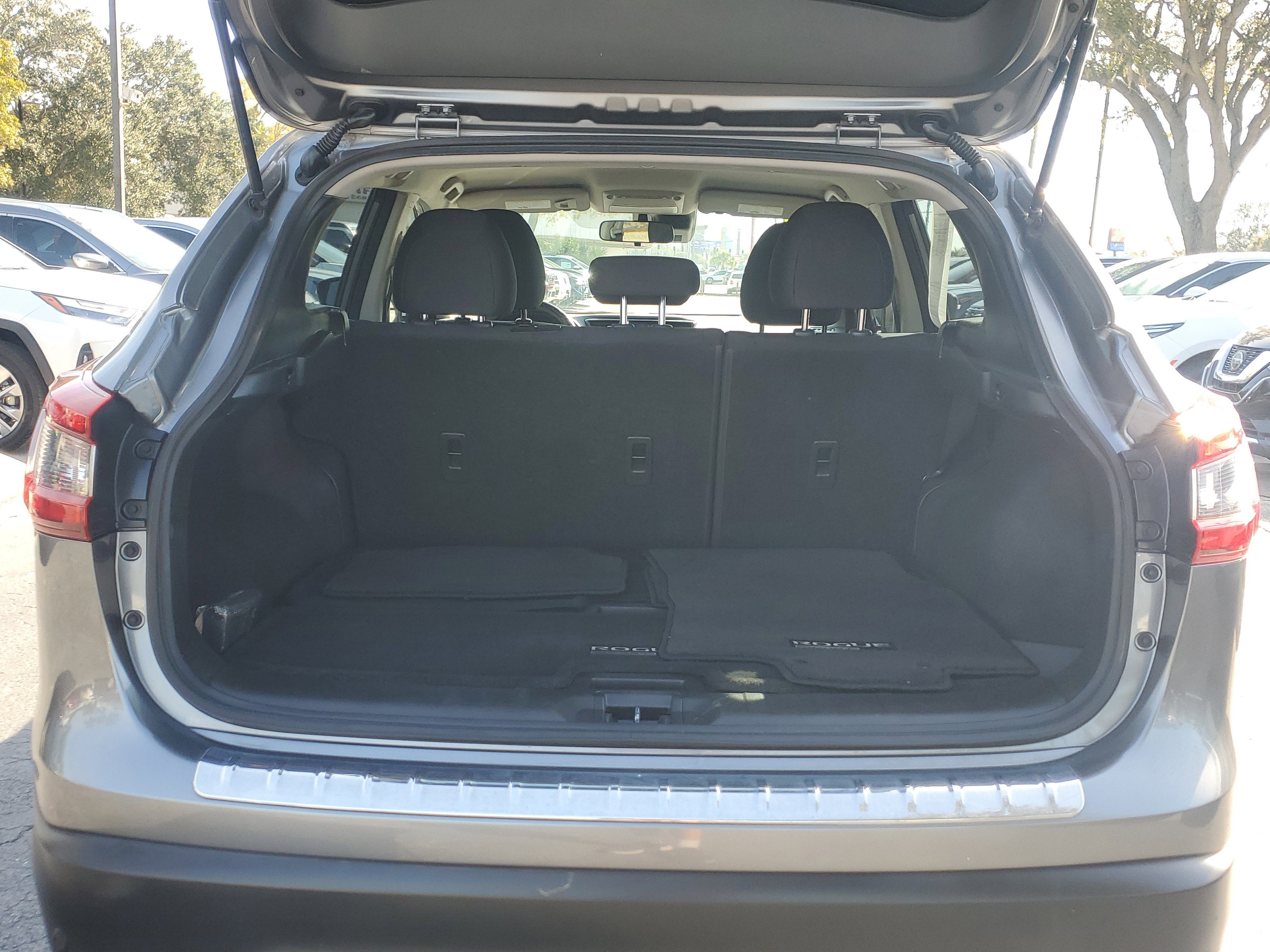 2021 Nissan Rogue Sport SV