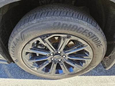 2025 Toyota Highlander Hybrid Platinum