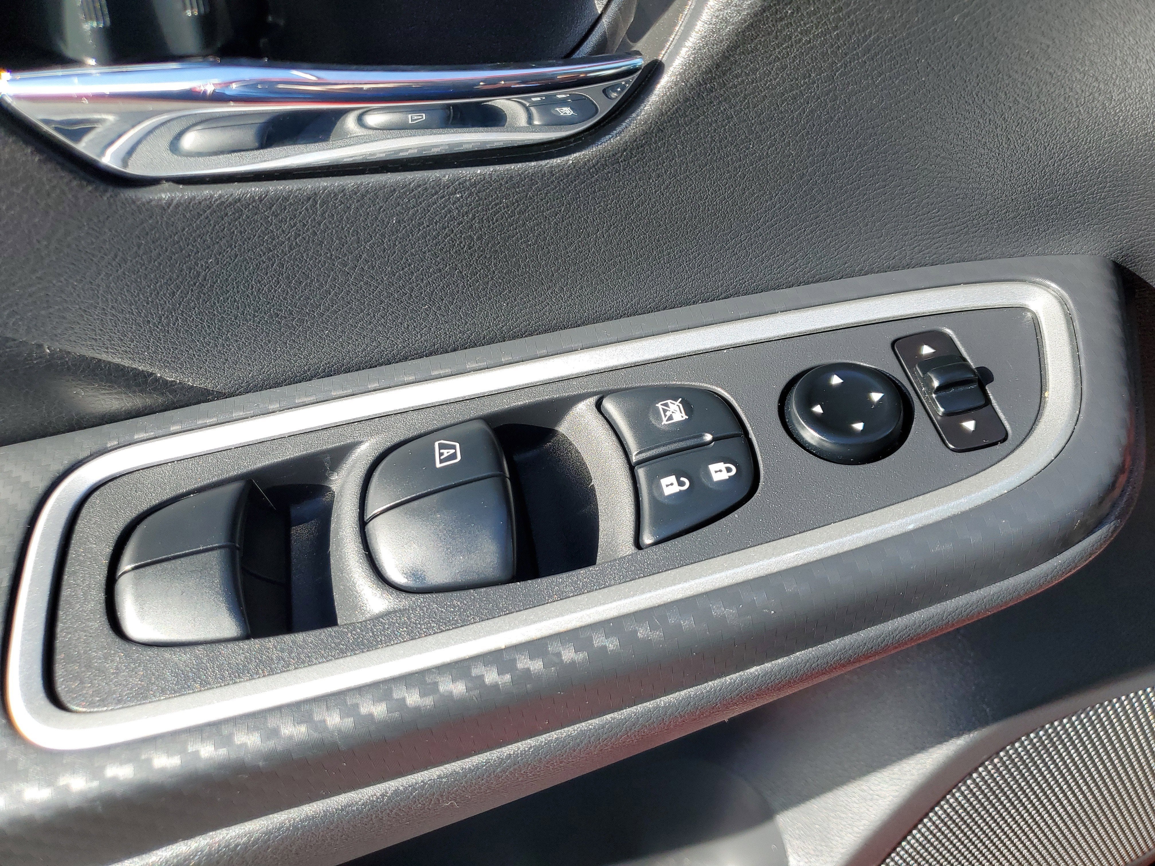 2024 Nissan Versa SR