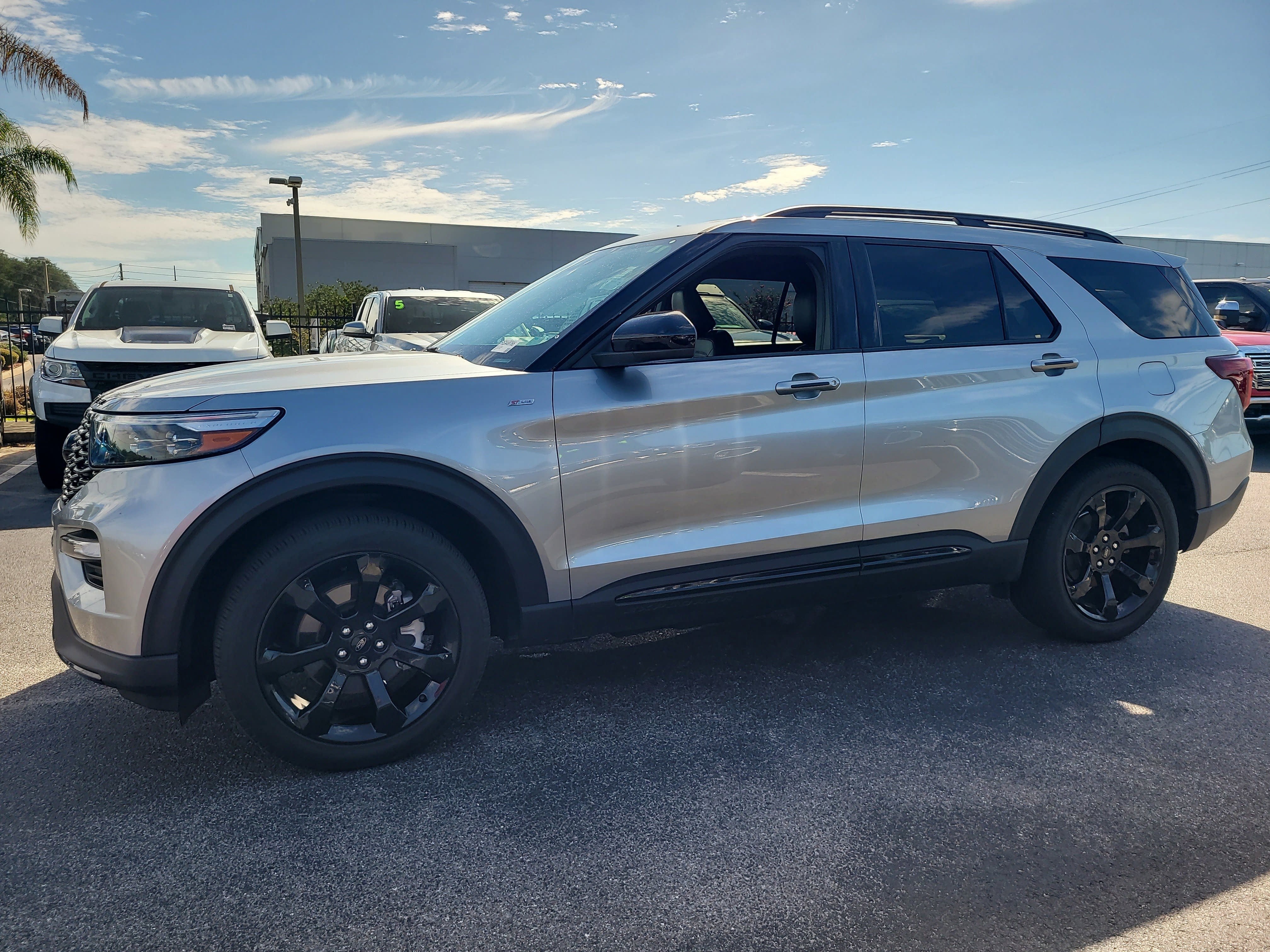 2024 Ford Explorer ST-Line